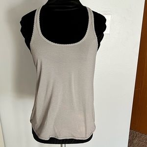 Lululemon gray ribbed tank with scalloped edges